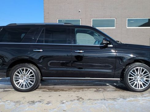 Used 2023 Ford Expedition Limited image 8