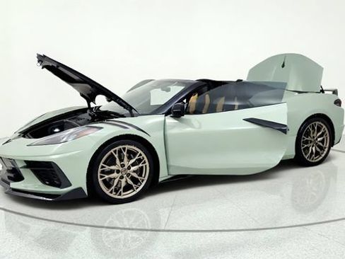 Used 2024 Chevrolet Corvette Stingray Preferred Conv w/ Z51 Performance Package RWD image 14