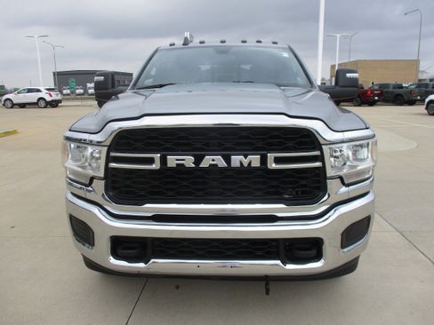 Used 2024 RAM 3500 Tradesman w/ Chrome Appearance Group AWD/4WD image 10