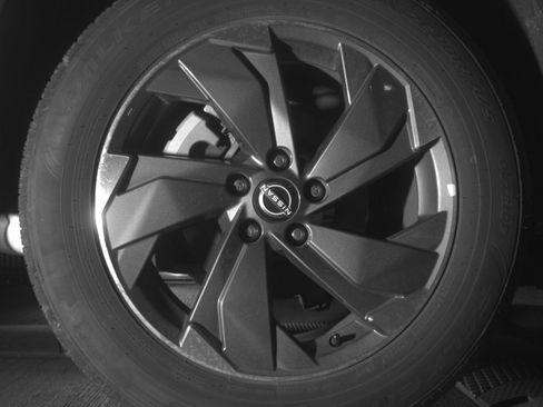 Used 2025 Nissan Rogue SV image 15