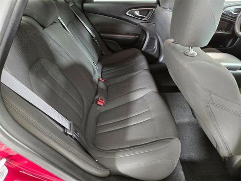 Used 2015 Chrysler 200 Limited w/ Convenience Group image 19