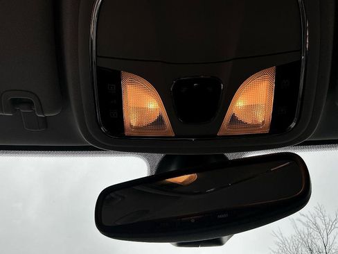 Used 2019 Jeep Cherokee Limited w/ Luxury Group image 21