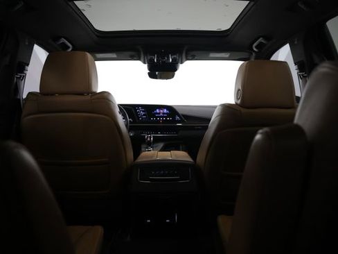 Used 2022 Cadillac Escalade ESV Premium Luxury image 31