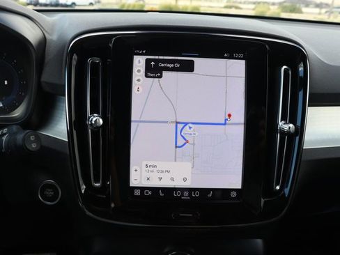 Used 2024 Volvo XC40 B5 Core image 15