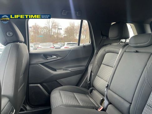 Used 2025 Chevrolet Equinox LT image 17