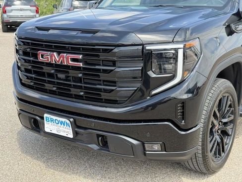 New 2026 GMC Sierra 1500 Elevation image 16