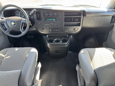 Used 2025 Chevrolet Express 3500 LT w/ LT Preferred Equipment Group RWD image 18