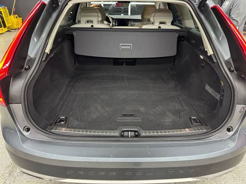 Used 2017 Volvo V90 T6 Cross Country image 15