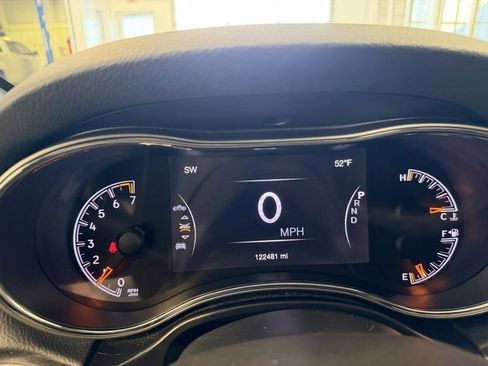 Used 2017 Jeep Grand Cherokee Altitude image 18