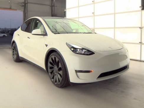 Used 2023 Tesla Model Y Performance AWD/4WD image 4
