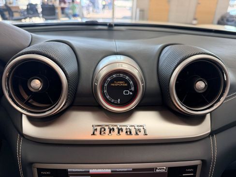 Used 2015 Ferrari California T RWD image 17