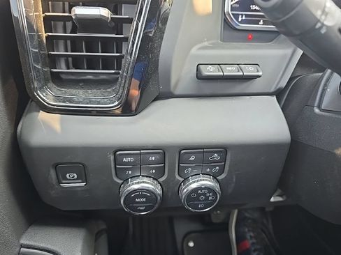 Used 2025 GMC Sierra 2500 AT4 w/ AT4 Premium Plus Package AWD/4WD image 24
