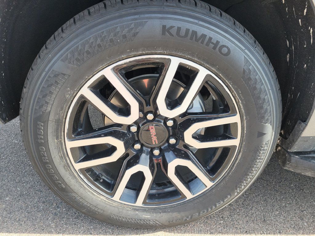 Used 2023 GMC Yukon AT4 AWD/4WD image 16