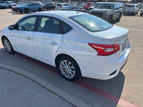 Used 2019 Nissan Sentra SV FWD image 6
