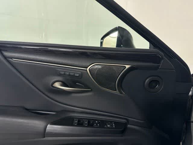 Used 2021 Lexus ES 350 Ultra Luxury w/ Accessory Package 2 FWD image 29