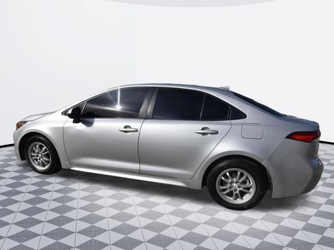 Used 2022 Toyota Corolla LE FWD image 6