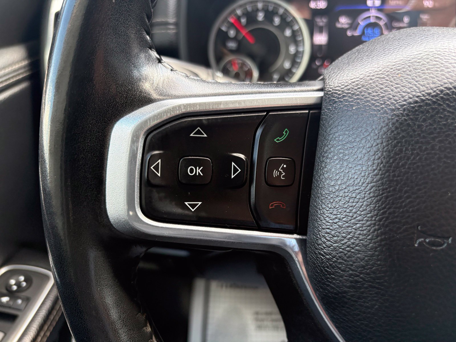 Used 2022 RAM 1500 Laramie AWD/4WD image 44