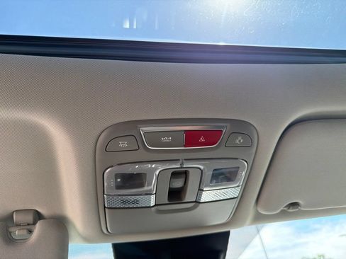 Used 2025 Kia Telluride S AWD/4WD image 23