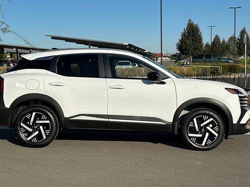 New 2026 Nissan Kicks SV image 3