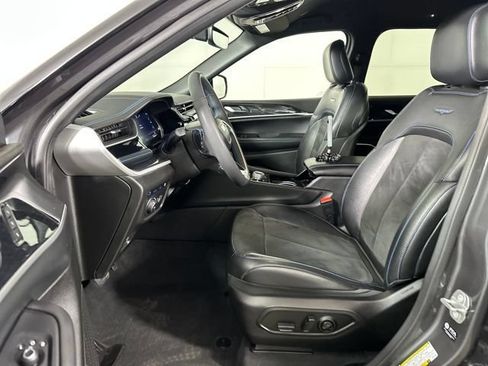 Used 2022 Jeep Grand Cherokee Trailhawk AWD/4WD image 11