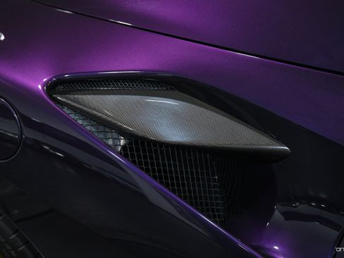 Used 2022 Ferrari F8 Tributo RWD image 10