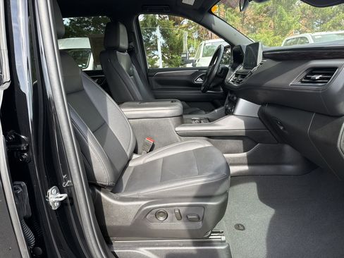 Used 2024 Chevrolet Suburban LT AWD/4WD image 32