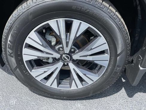 Used 2022 Nissan Rogue SV w/ SV Premium Package FWD image 10