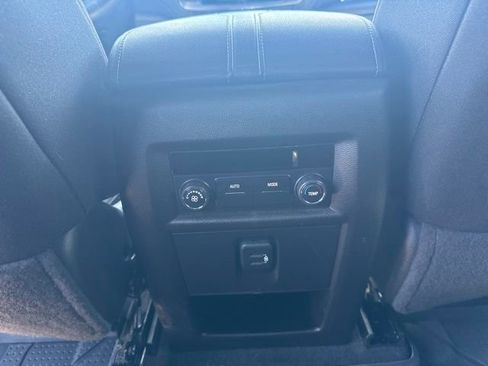Used 2023 Chevrolet Traverse LT w/ LPO, Floor Liner Package AWD/4WD image 33