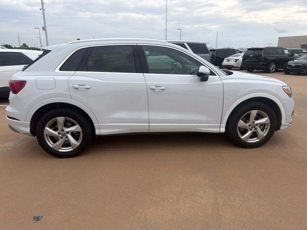 Used 2019 Audi Q3 2.0T Premium AWD/4WD image 3