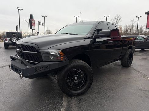 Used 2013 RAM 1500 Classic SLT w/ Premium Display Pkg image 3