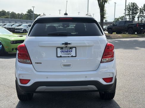 Used 2019 Chevrolet Trax LT w/ Sun & Sound Package FWD image 20