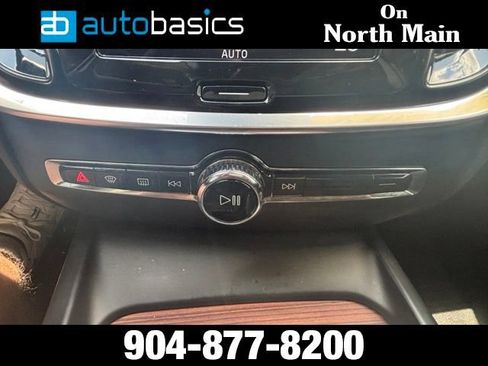 Used 2019 Volvo S60 T5 Momentum w/ Multimedia Package FWD image 28
