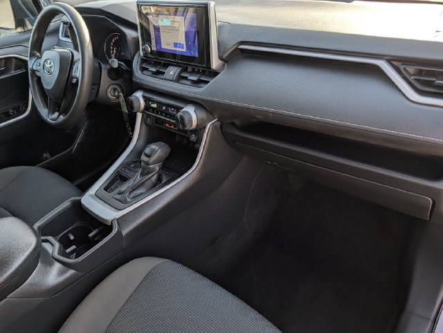 Used 2025 Toyota RAV4 LE FWD image 31