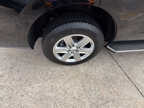 Used 2019 Ford Expedition XLT w/ Equipment Group 202A RWD image 12