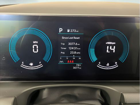 Used 2025 Hyundai Santa Cruz SE AWD/4WD image 18