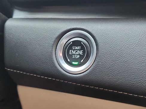 Used 2021 Cadillac Escalade Premium Luxury w/ Performance Package image 22