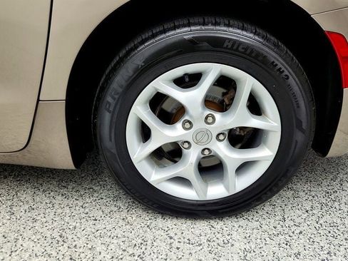 Used 2017 Chrysler Pacifica Touring Plus w/ Tire & Wheel Group image 9