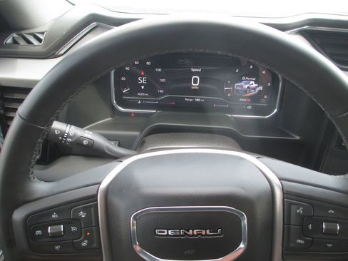 Used 2024 GMC Sierra 2500 Denali w/ Denali Reserve Package AWD/4WD image 35