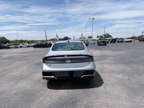 Used 2025 Hyundai Sonata SEL FWD image 4