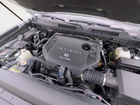 New 2025 INFINITI QX80 Sensory image 9