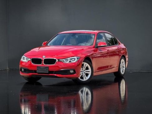 Used 2018 BMW 320i Sedan w/ Convenience Package RWD image 2