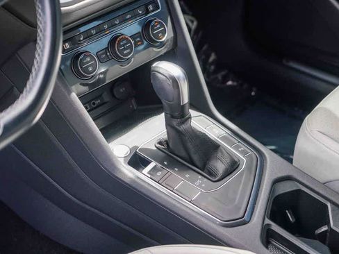 Used 2020 Volkswagen Tiguan SE R-Line FWD image 18