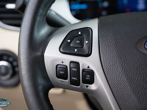 Used 2013 Ford Taurus SEL image 21