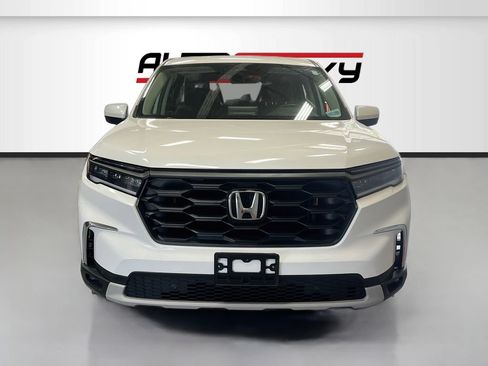 Used 2025 Honda Pilot EX-L image 2