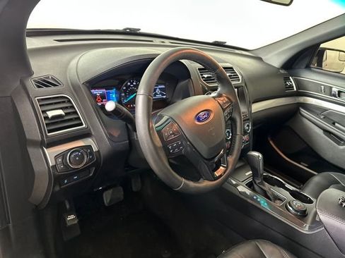 Used 2016 Ford Explorer XLT w/ Equipment Group 202A image 13