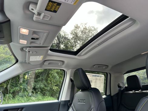 New 2025 Ford Maverick Lobo image 36