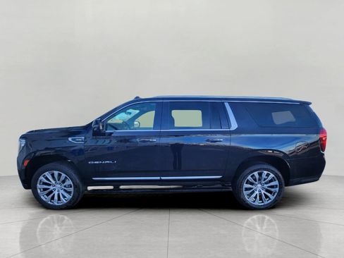Used 2021 GMC Yukon XL Denali w/ Denali Premium Package image 16