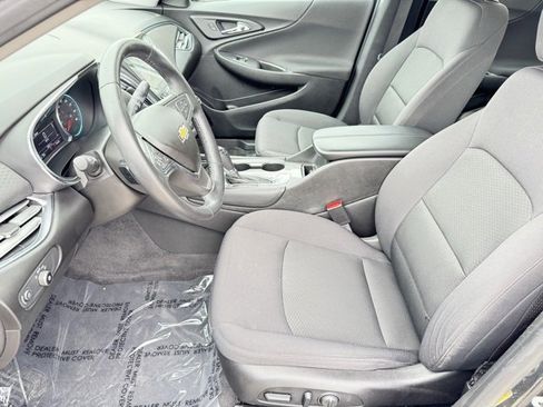 Used 2017 Chevrolet Malibu LT w/ Driver Confidence Package image 5