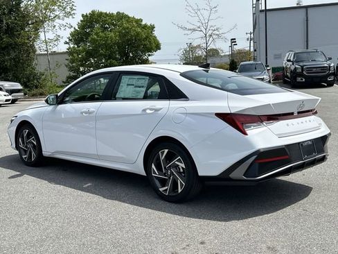 New 2026 Hyundai Elantra Limited FWD image 35