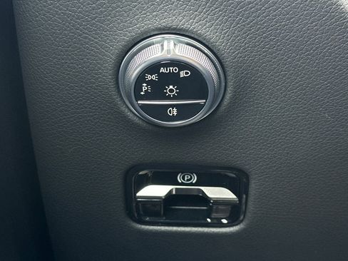 New 2025 Mercedes-Benz GLC 300 4MATIC image 33